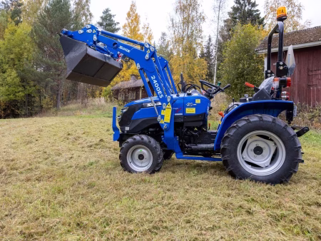 Solis traktori 20 4WD  etukuormaajalla, hintaan lisätään toimituskulut